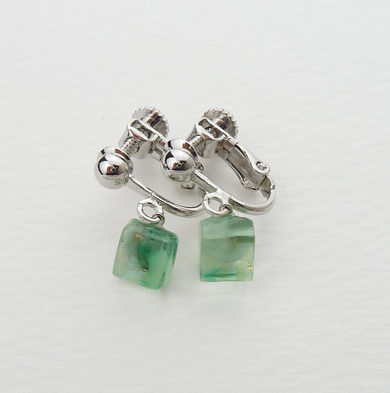 ガラスのカケラ イヤリング | 小樽ガラスアクセサリー 硝屋(SHOYA)