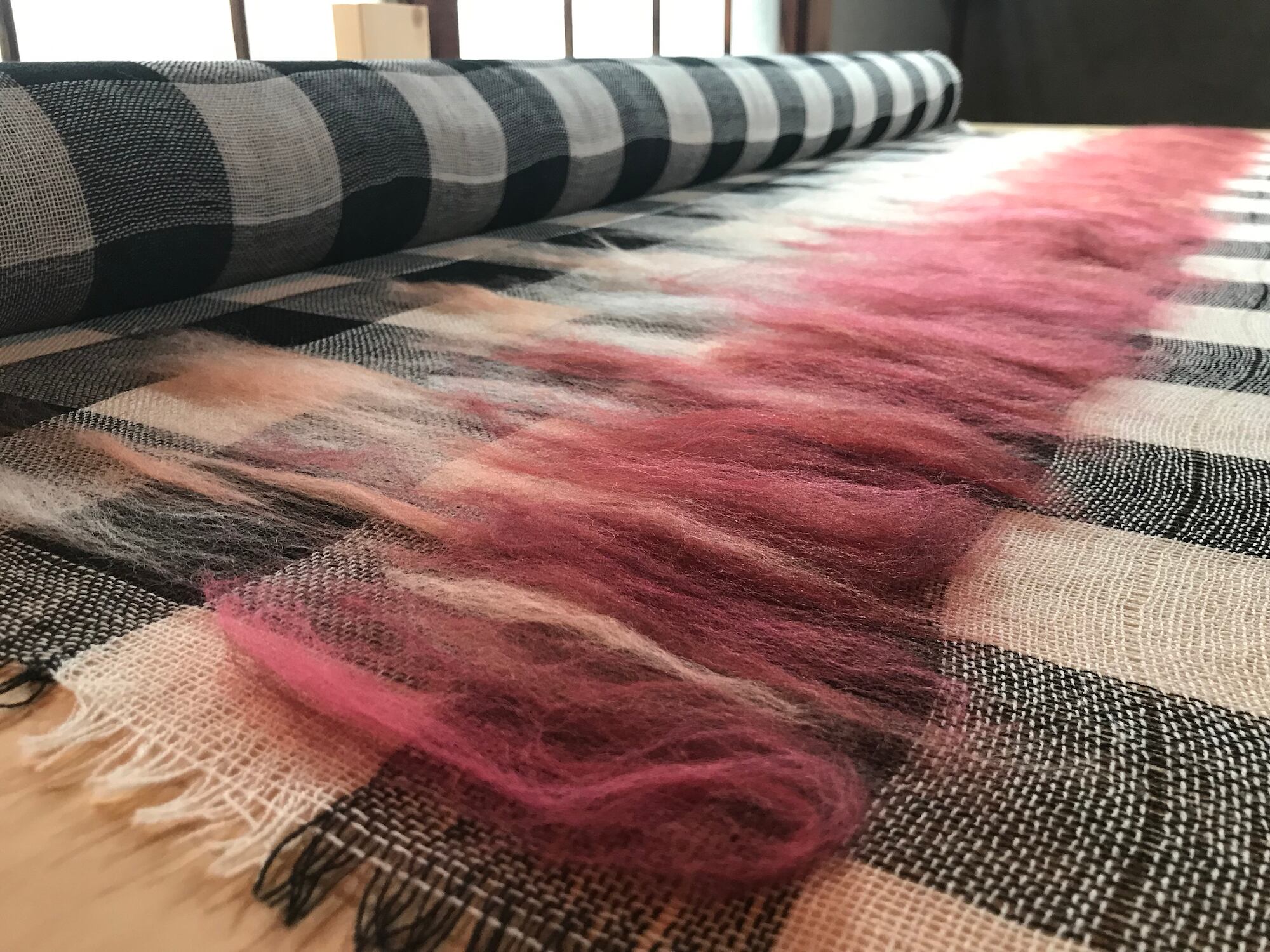 砂浜】ウールガーゼ小さめストール/ブロックチェック〇差し色