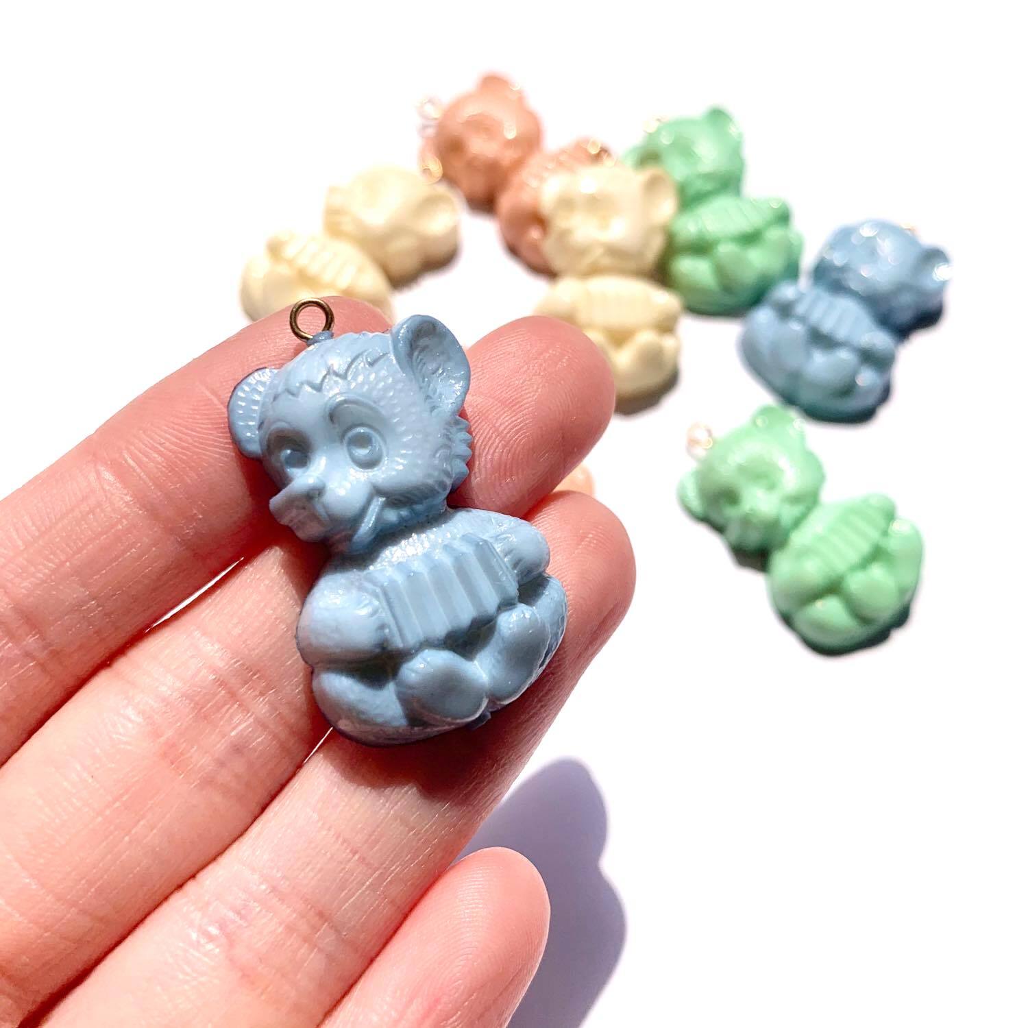 最終入荷〉ドイツアクリル ヴィンテージくまチャーム | Dua