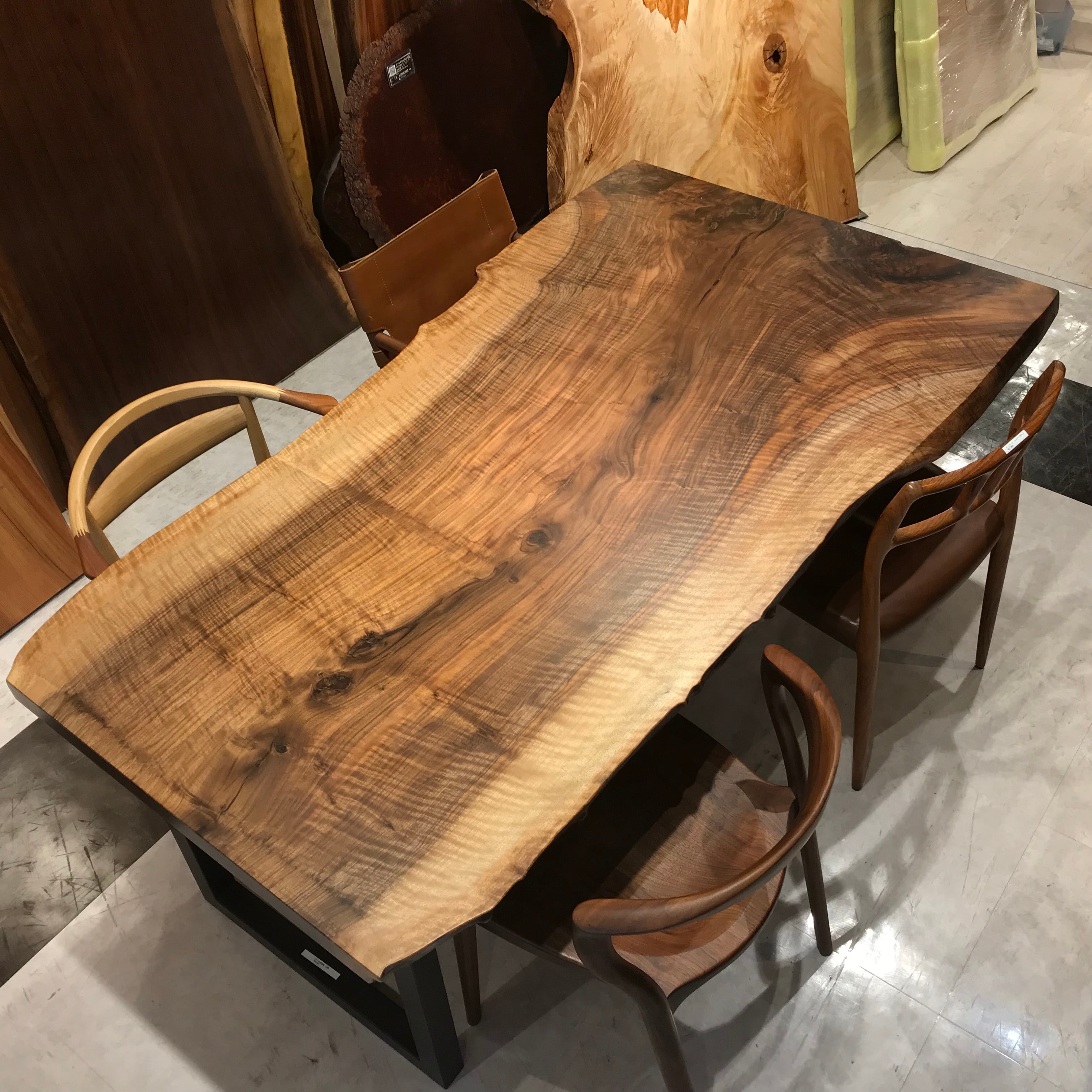 バストゥーンウォールナット_1800×770-880-1100×50_横浜元町店_テーブル天板/一枚板 262724 t001