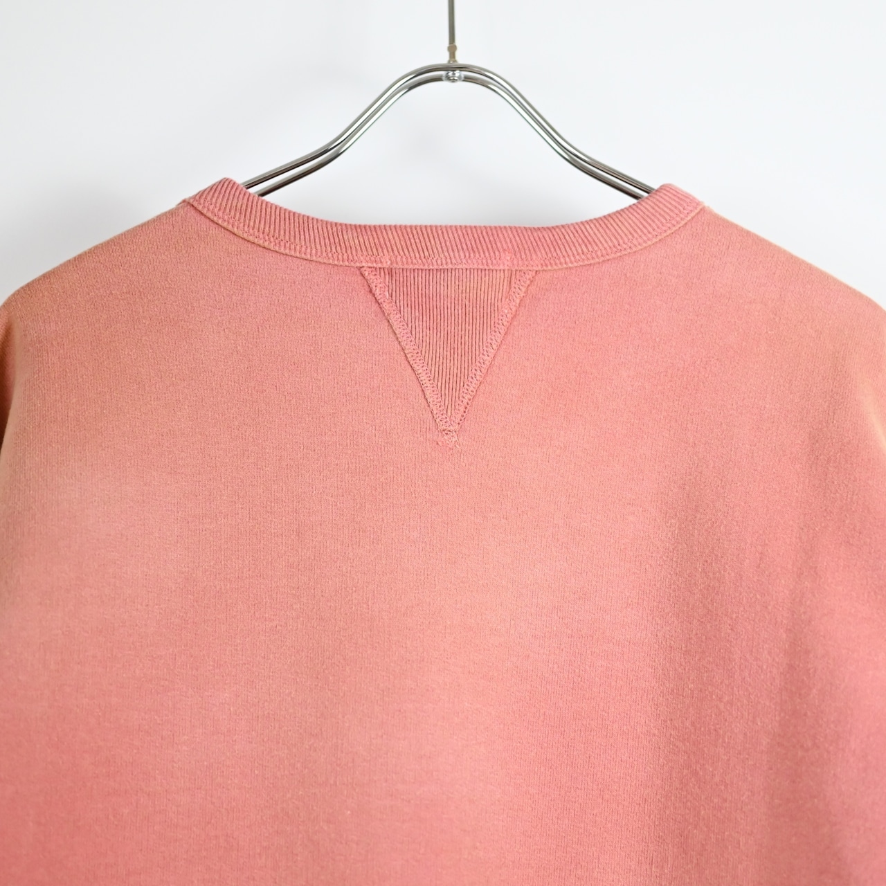 BOWWOW / FADED DOUBLE V SWEATSHIRT