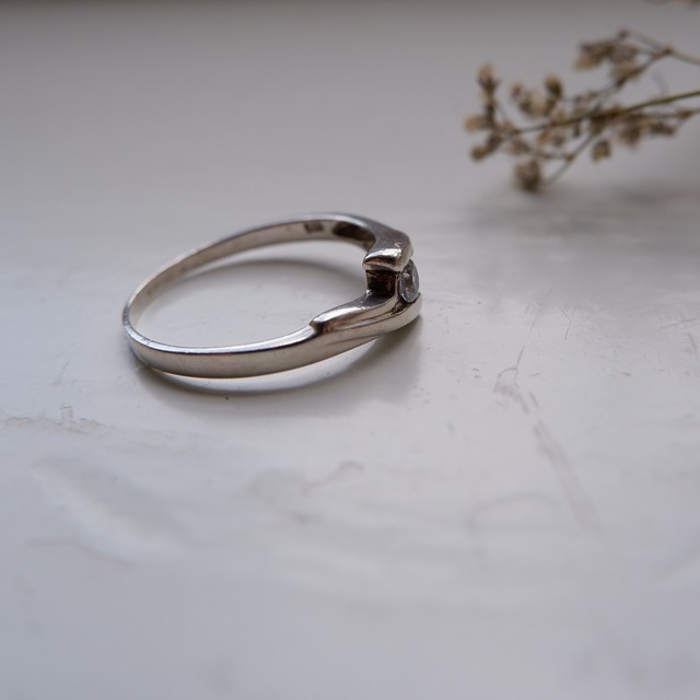 Askew by stone ジルコニアの指輪 (roos-7)