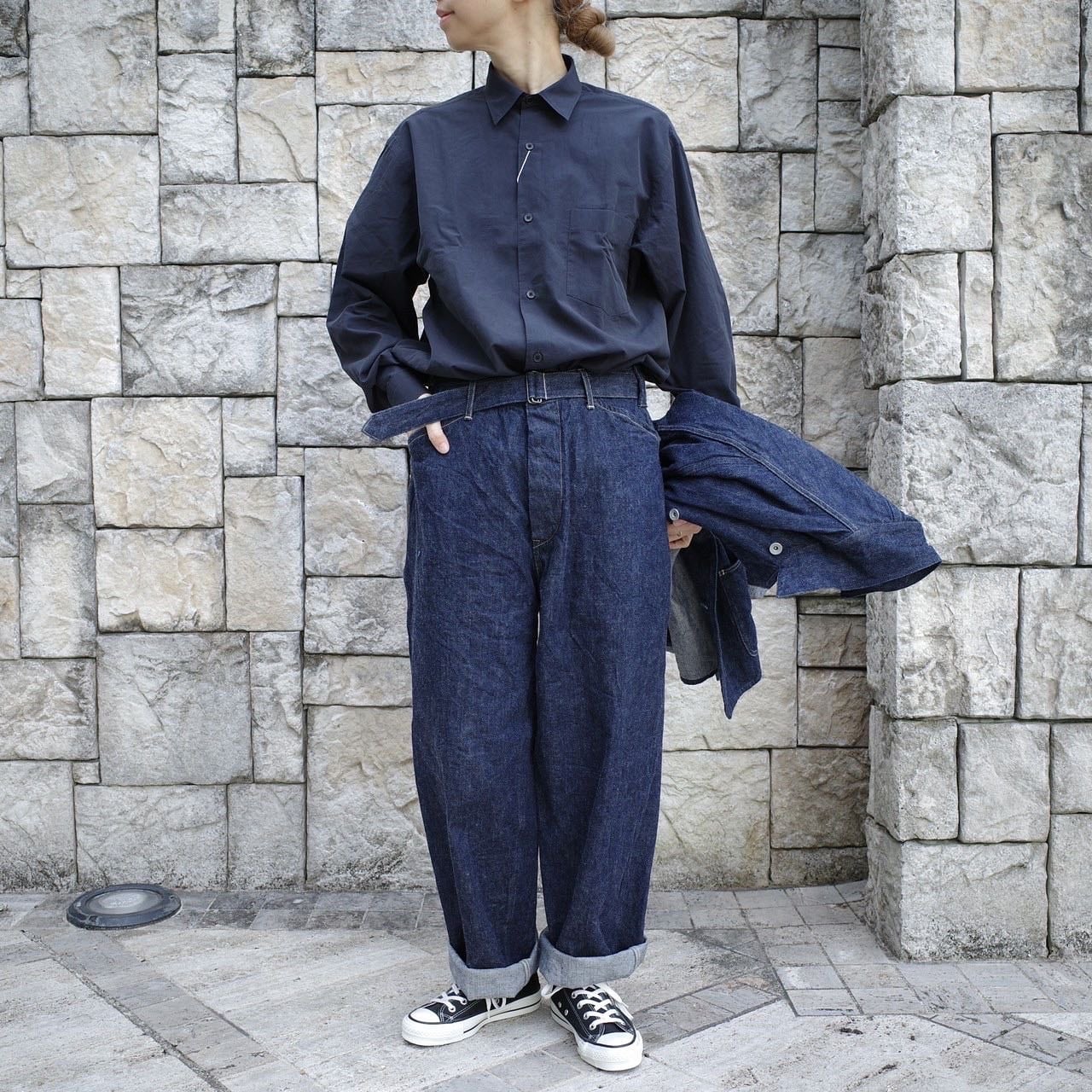 COMOLI(コモリ)ベルテッドデニム NAVY | Debby