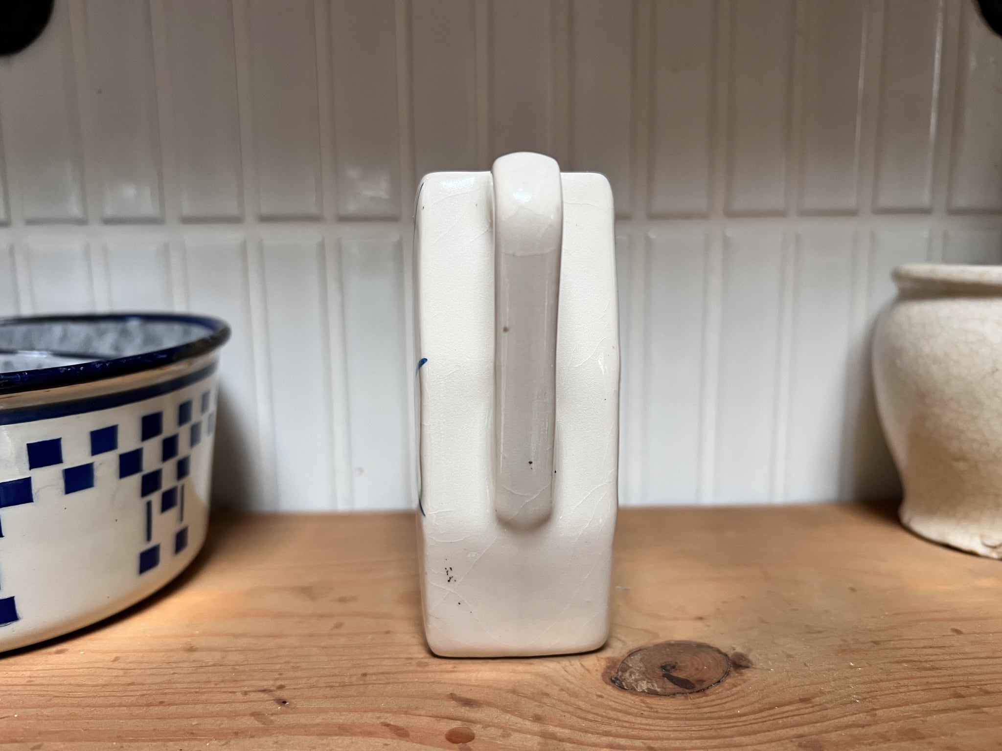ブルーの花がかわいい陶器の小さなピッチャー フレンチアンティーク ブロカント