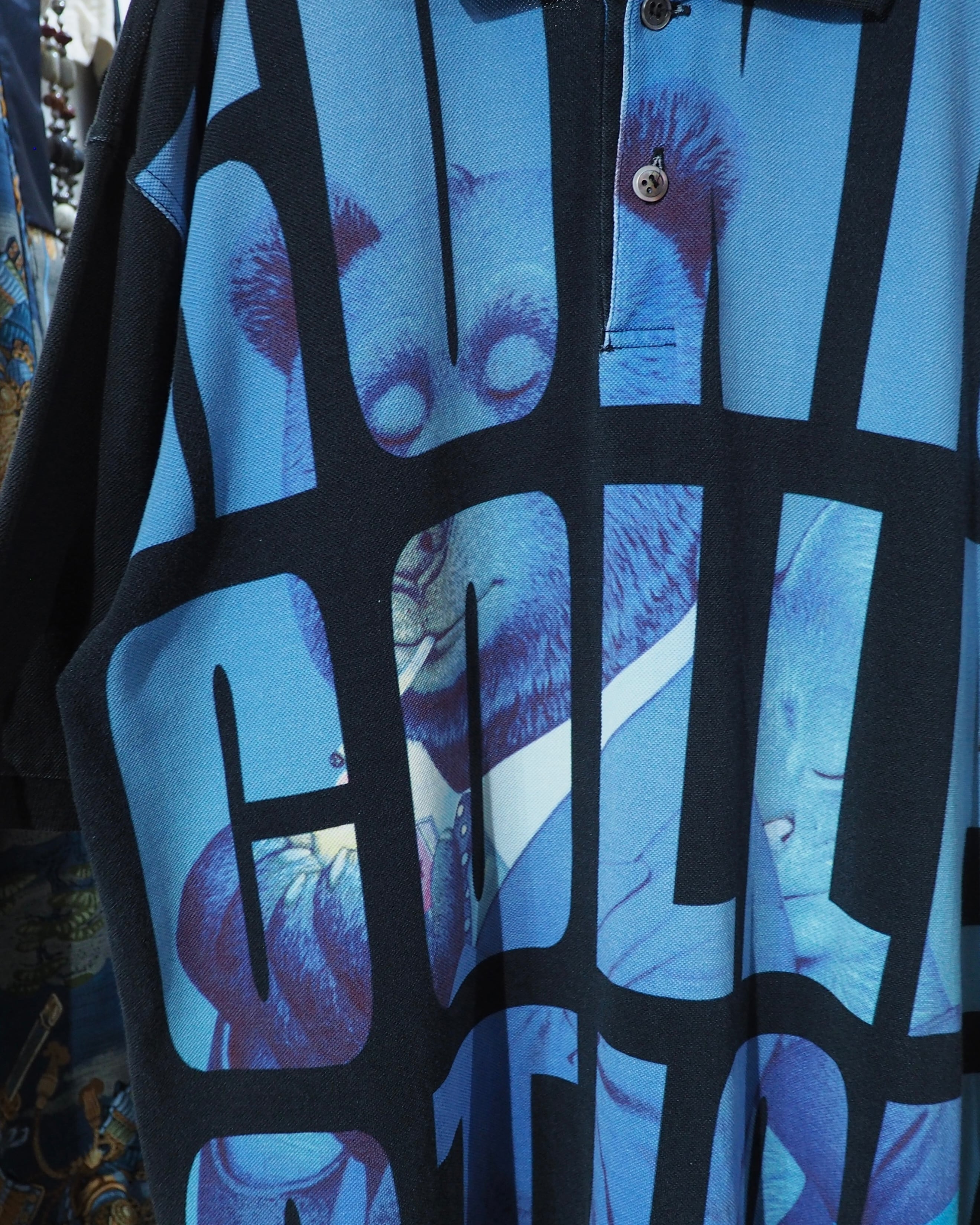 1990s " KUNIO COLLECTION ‐ 抱擁 " Graphic printed vintage SS polo Shirt