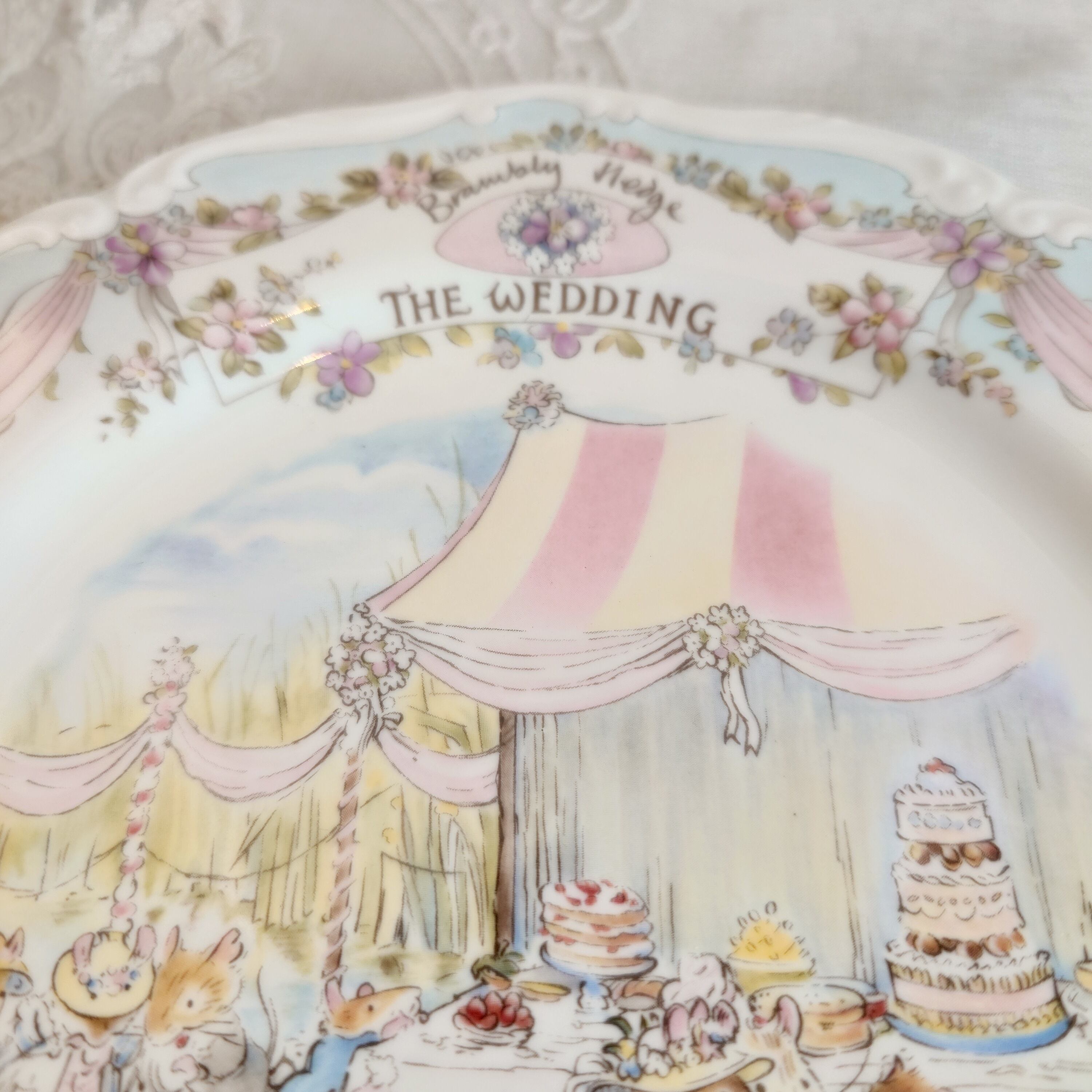 ロイヤルドルトン ブランブリーヘッジ ウエディング プレート