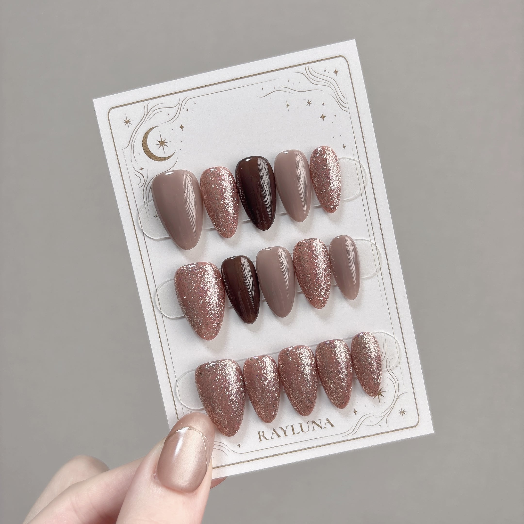 #688 ミディアム アーモンド/XY248 繰り返し使えるネイルチップ