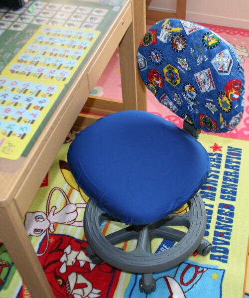 学習机用　椅子カバーセット“ベイブレイド柄”