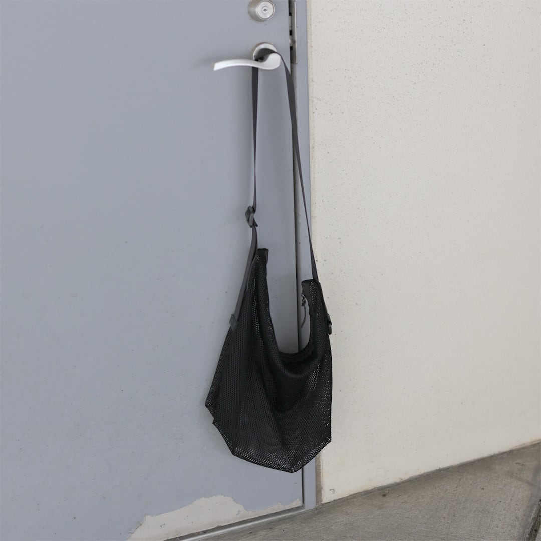 Brick (ブリック) Mesh Zip Shoulder Bag [Black] ショルダーバッグ