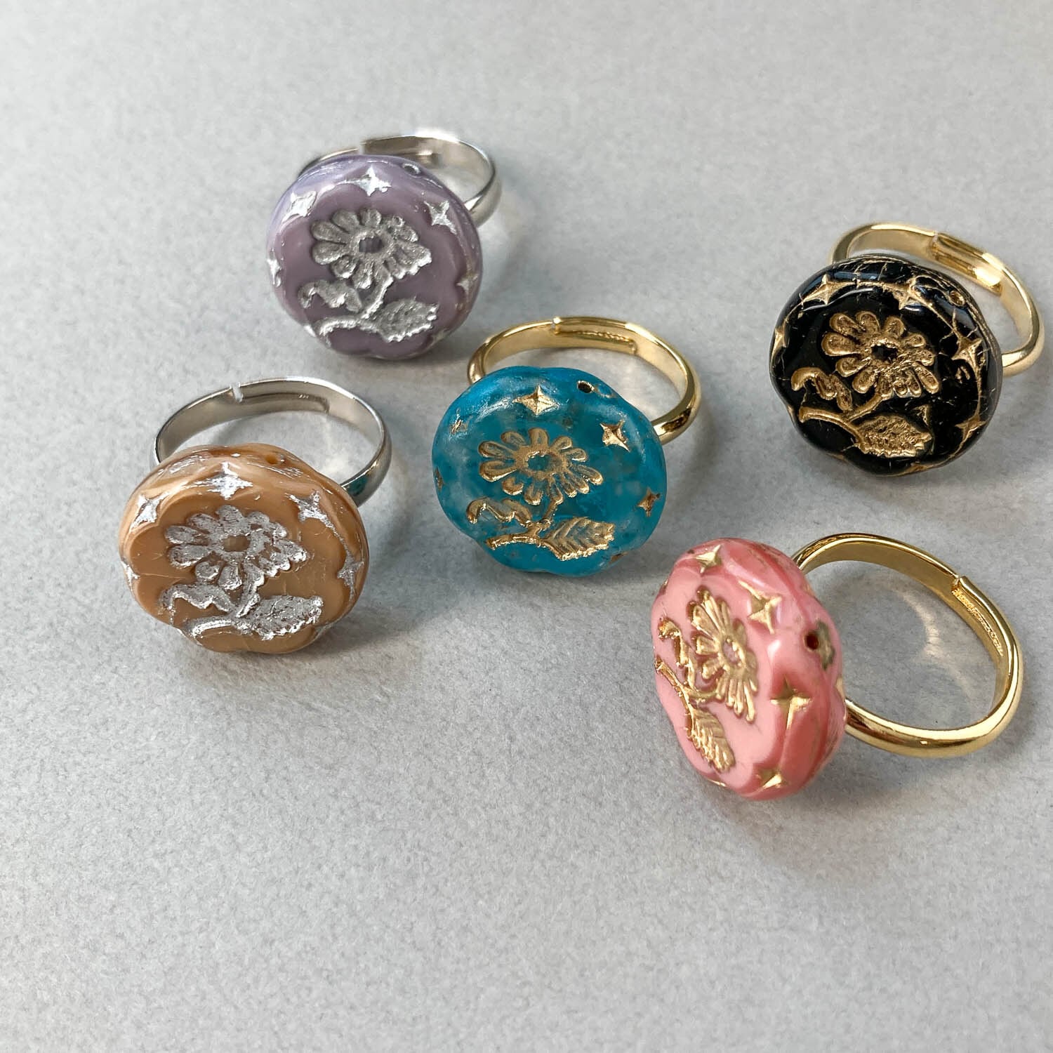 花柄チェコガラスビーズのリング | Dua-アクセサリーパーツショップ