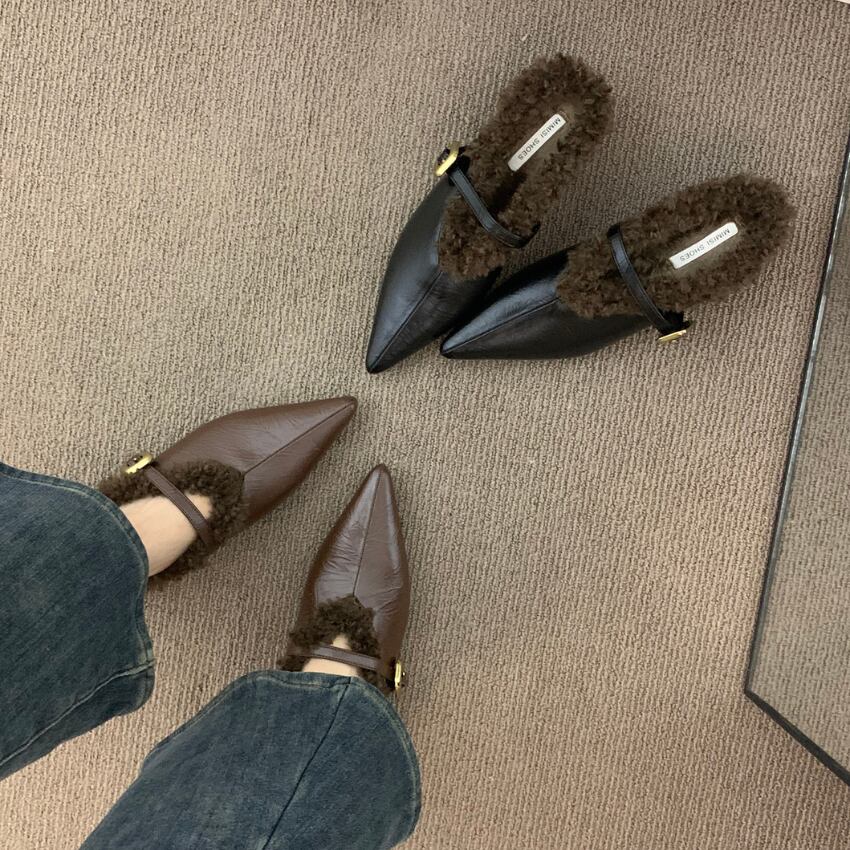 pointed-toe fur sandals　J00236