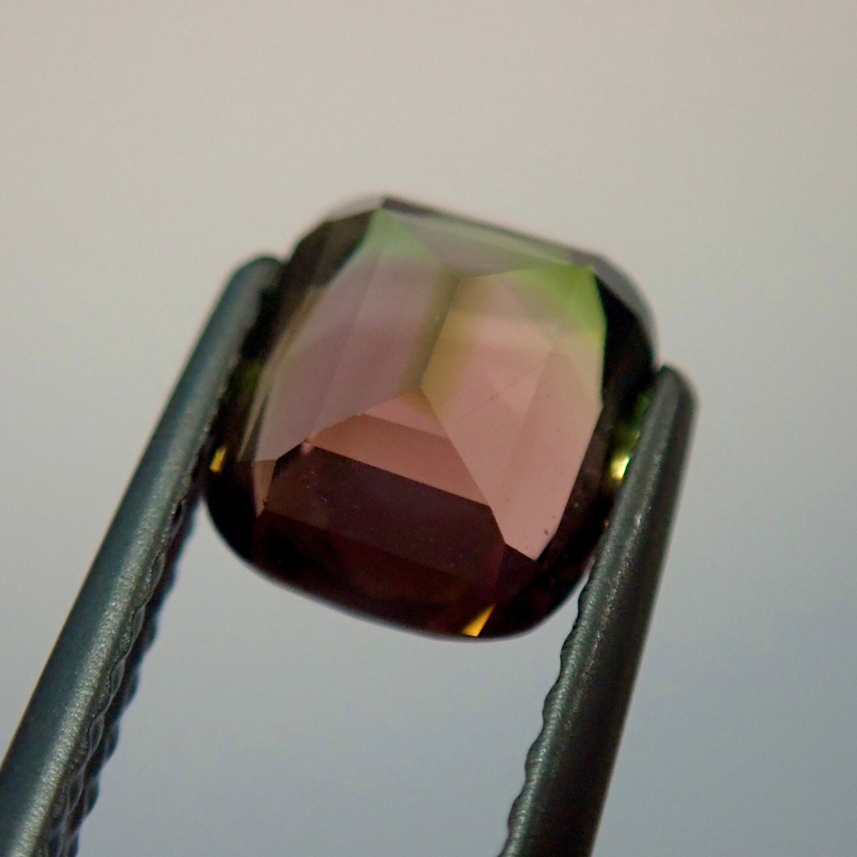 落ち着きのあるウォーターメロンカラー トルマリンルース1.15ct