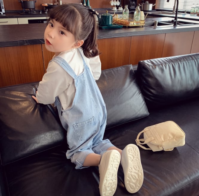 【ハートがキュート☆韓国子供服 デニム サロペット】オールインワン サロペット 子供服 女の子 キッズファッション 子ども服 オーバーオール パンツ  ズボン つなぎ デニム ハート かわいい カジュアル ゆったり 春 夏 秋 冬 90cm 100cm 110cm 120cm 130cm 140cm  ...