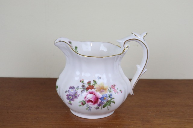 ロイヤルクラウンダービー　イギリス　ポジー　ミルクジャグ　クリーマー　花柄　バラ　Royal Crown Derby　ヴィンテージ　L100-1