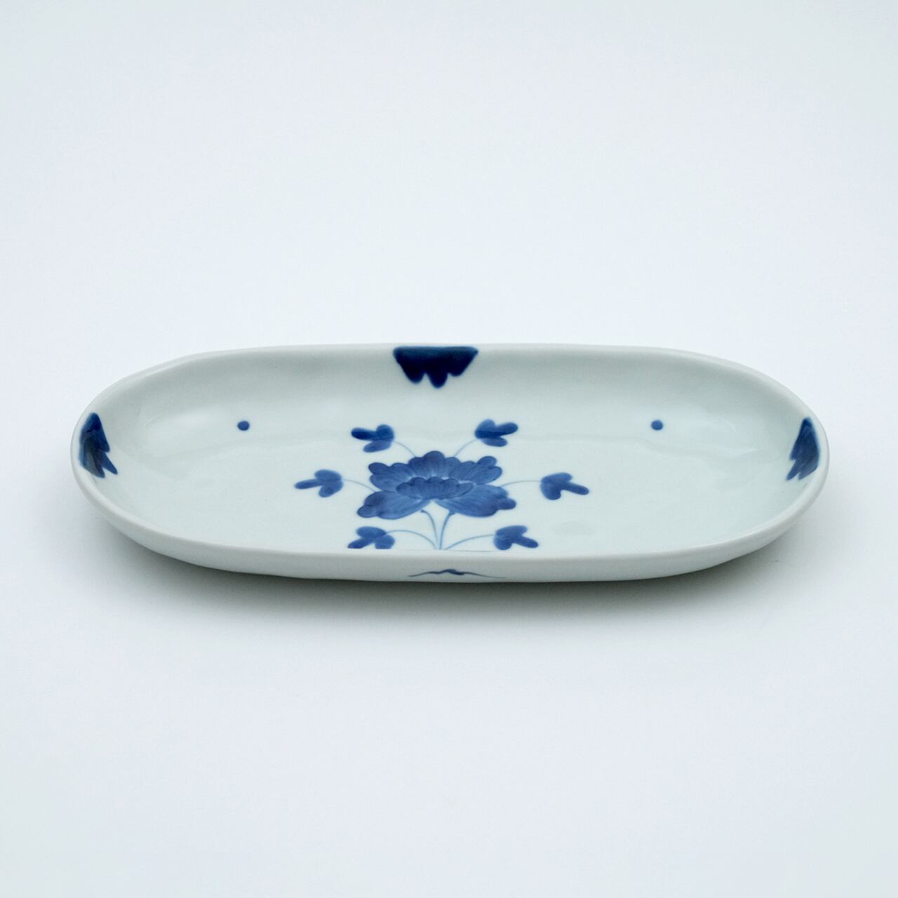 染付伊万里牡丹小判皿（大） | 福珠窯ファクトリーショップ