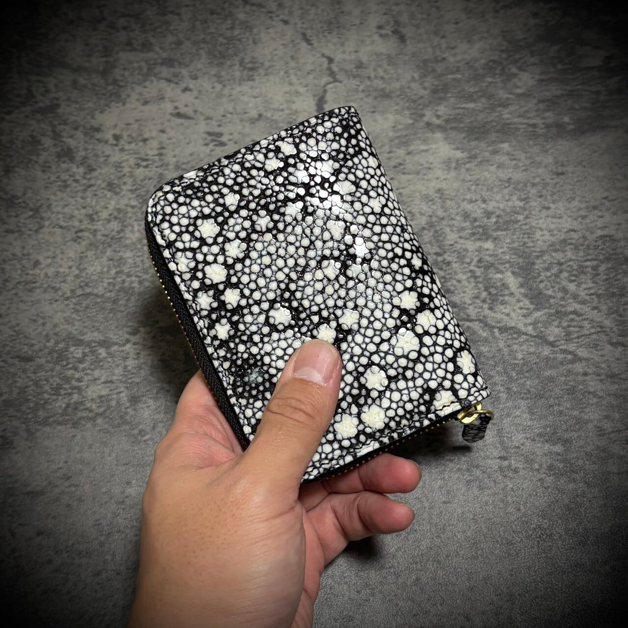 総手縫い スタースティングレイ ミニ財布 ガルーシャ ブラック 黒 2 スタースティングレイ ミニ財布 総手縫い 現物写真 ガルーシャ