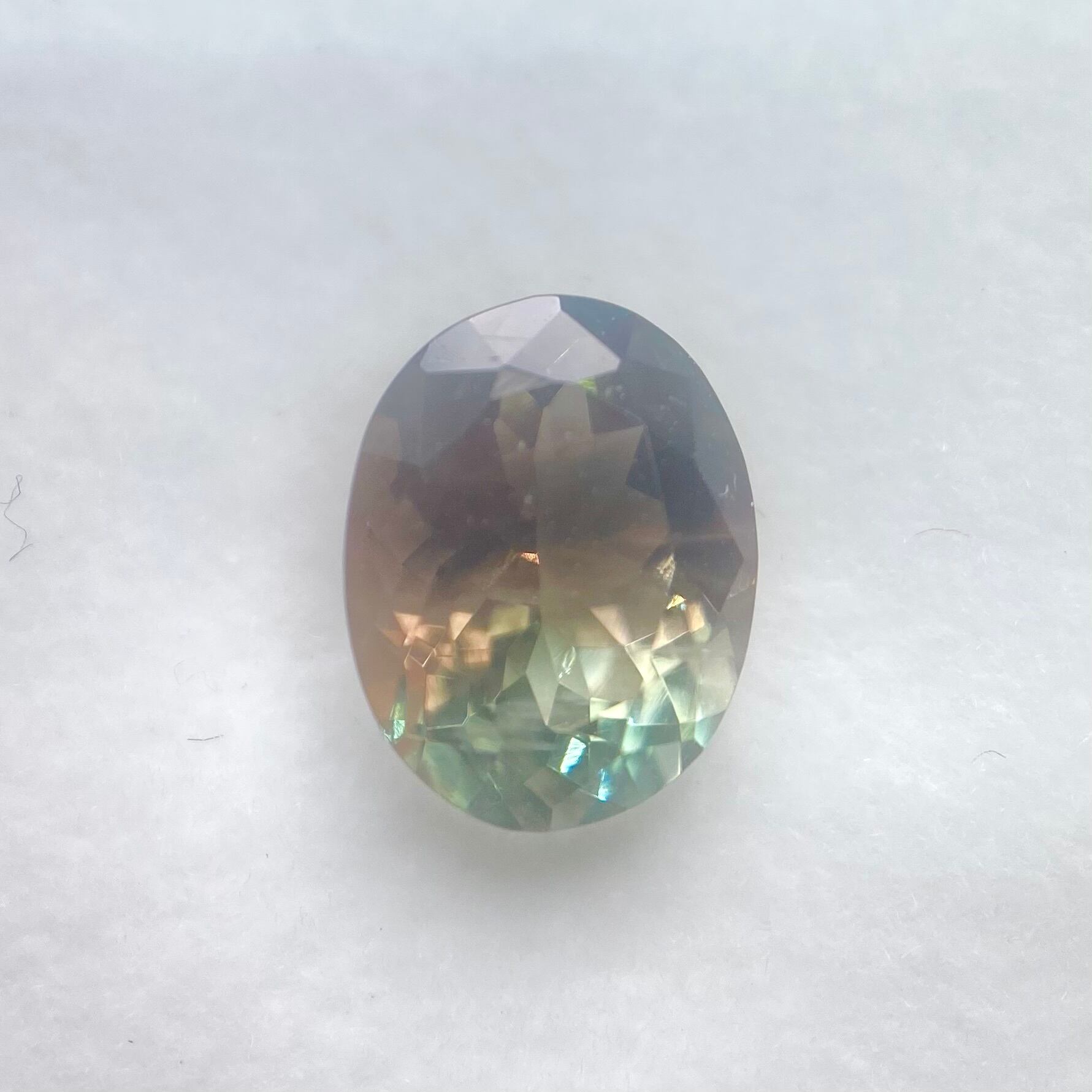 バイカラーなオレゴンサンストーン