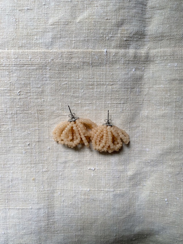 cod roe-seed glass pierce
