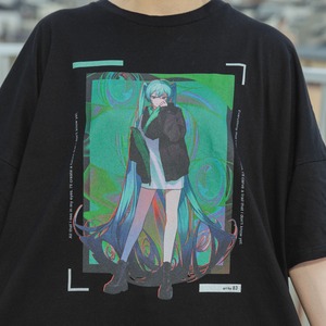 【11月上旬お届け予定】初音ミクTシャツ「GAZE」 Art by 八三