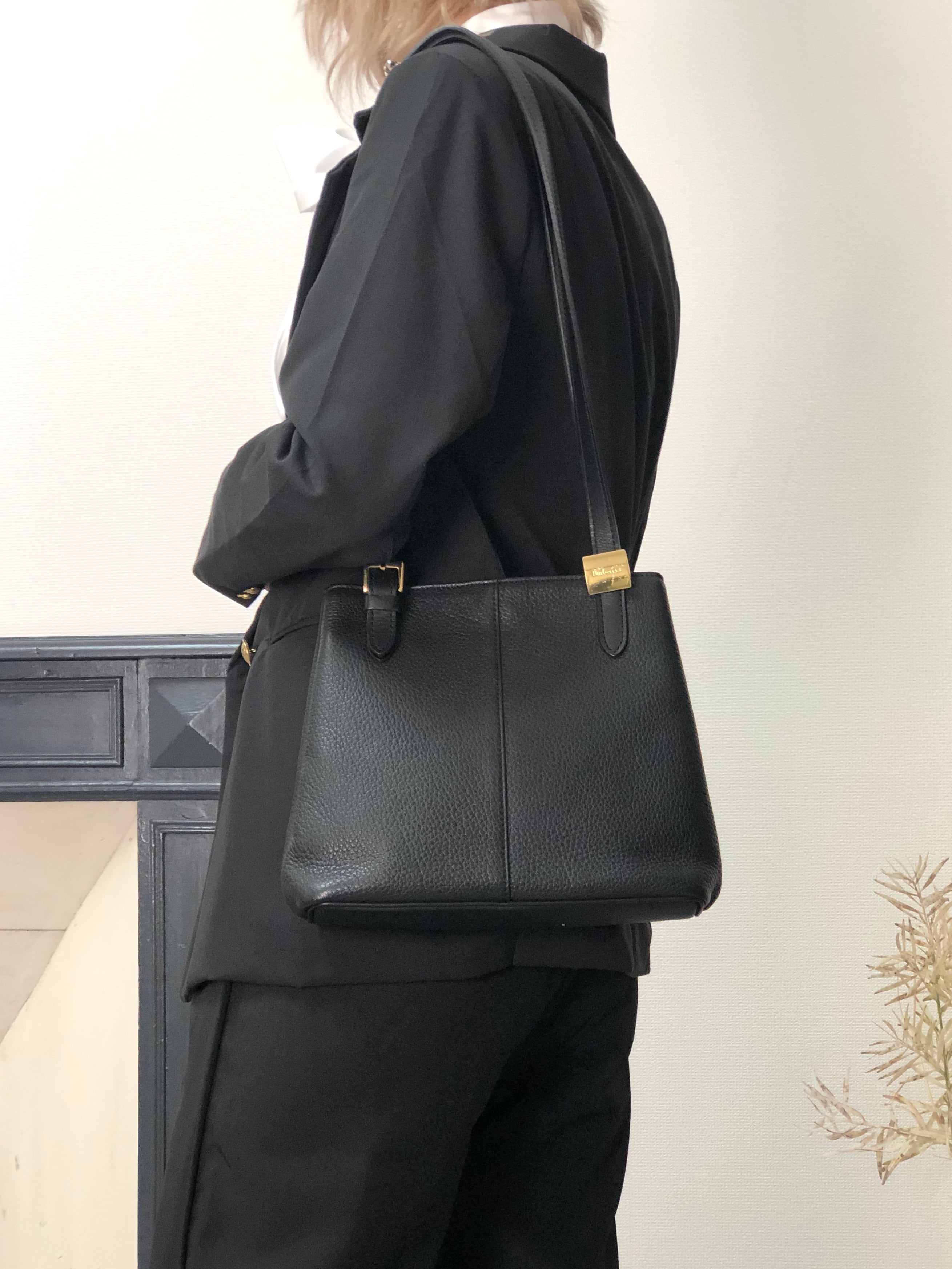 BURBERRY バーバリー ショルダーバッグ ブラック ロゴ レザー vintage ヴィンテージ オールド vrug8v