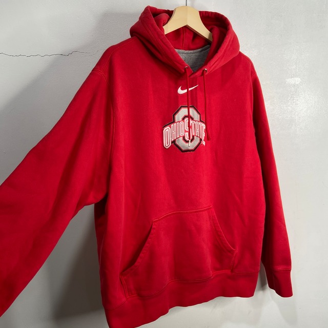 『送料無料』NIKE カレッジプリントスウェットパーカー　オハイオ大学　スウォッシュロゴ　赤