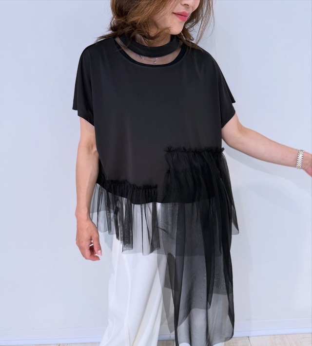 ポリーヌブロー   アシンメトリーチュールフリルTシャツ