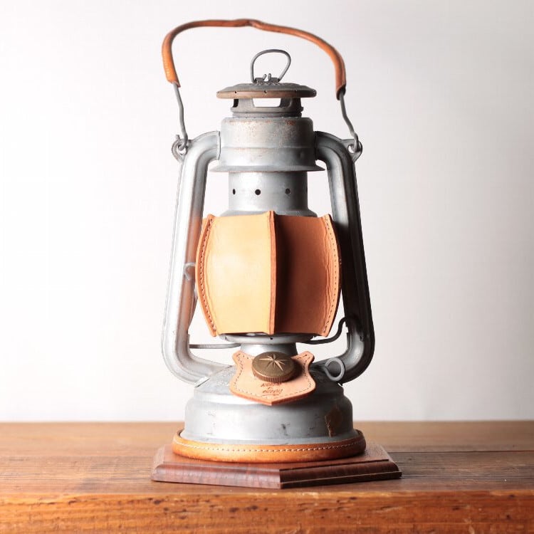 エンブレム風オイルランタンペイズリー柄レザータンクエプロン 小