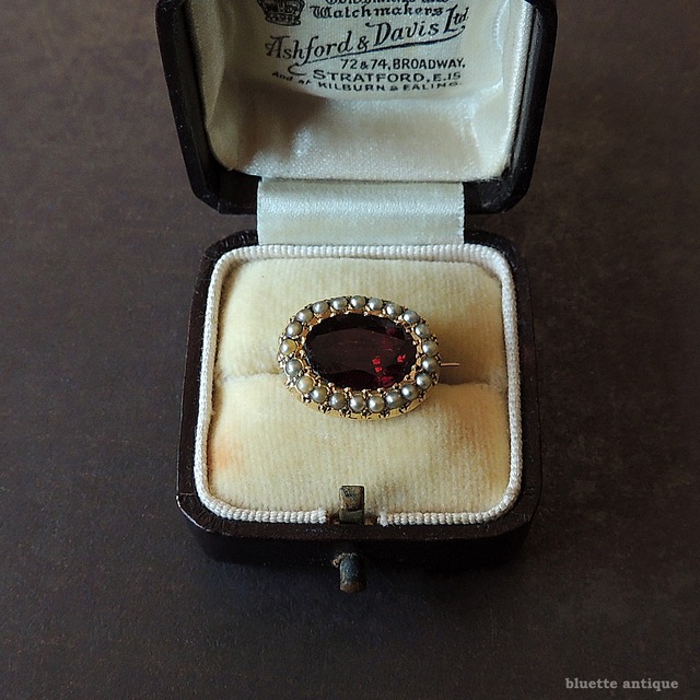 アンティークジュエリー 9ctゴールド 天然アルマンディンガーネット 真珠 タイニーレースピン ブローチ（ソーティングメモ付）