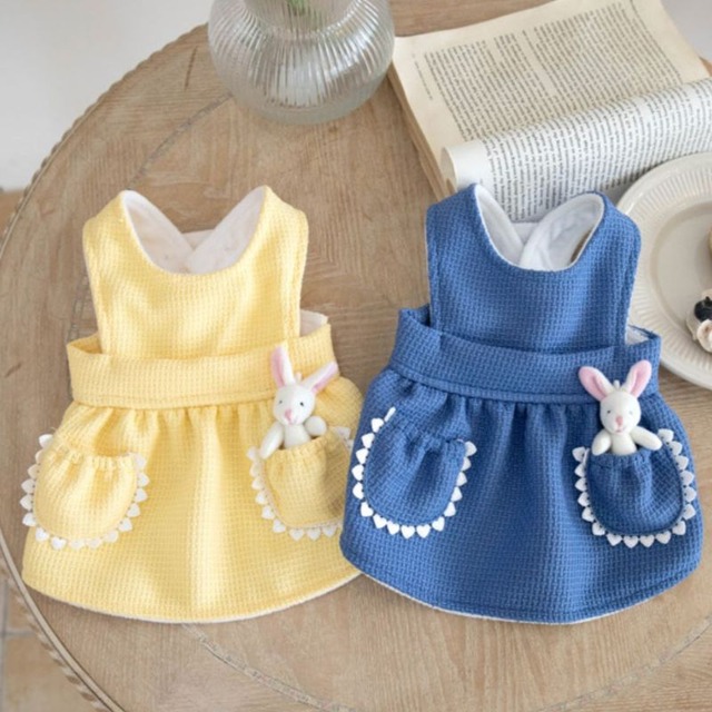 うさぎのマスコット付ワッフル生地のサスペンダースカート　犬服　00645