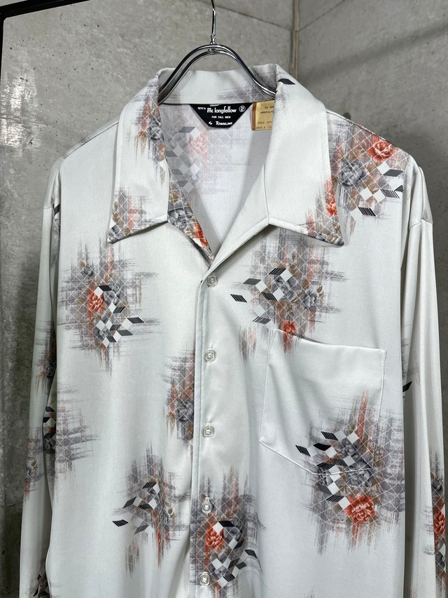 vintage open collar pattern shirt