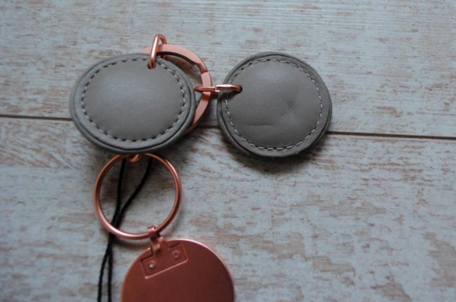 marimekko leather key holder マリメッコ レザーキーホルダー ラウンド グレー