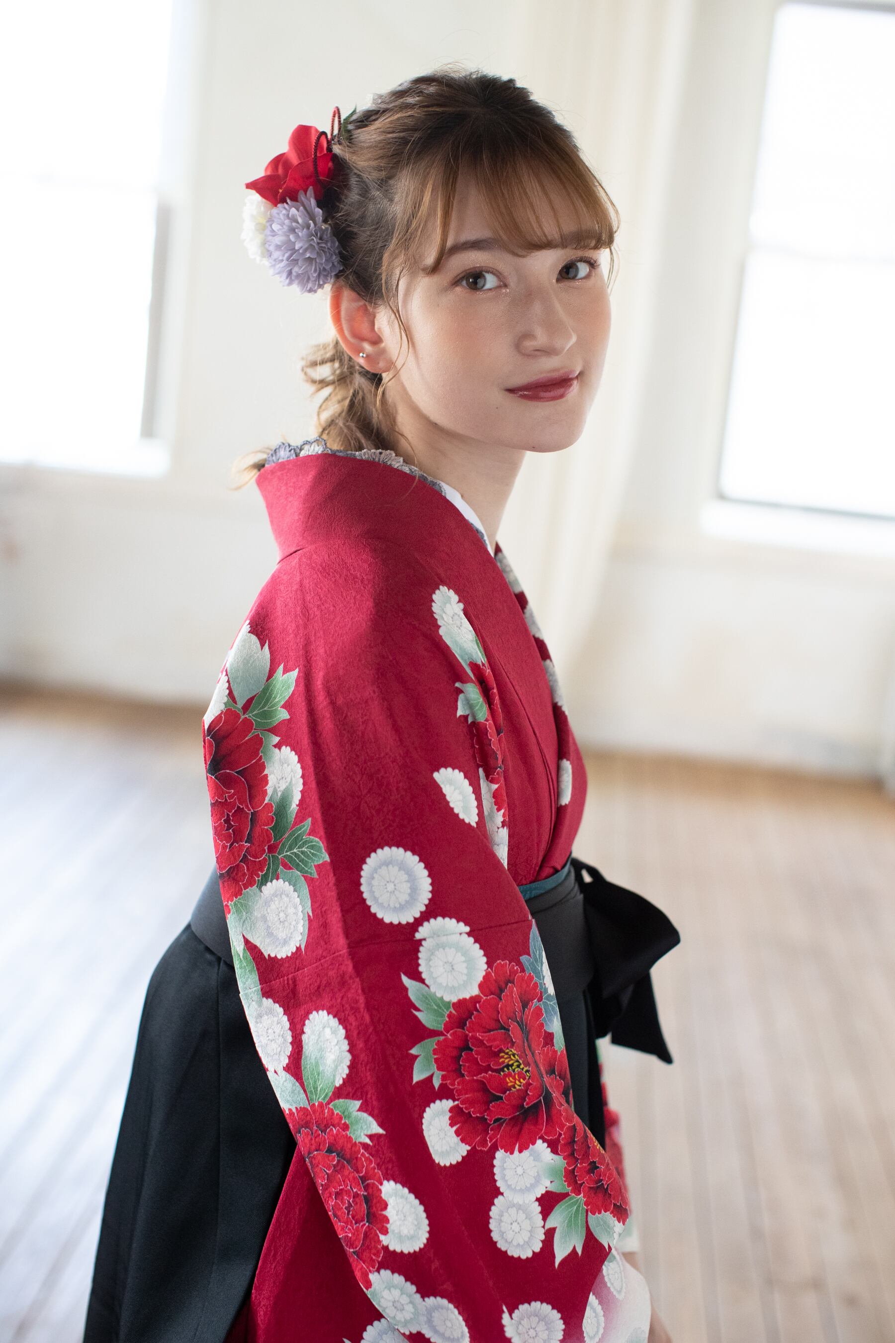 Kimono Sienne 卒業式袴3点セット 花柄 袴 赤×黒 卒業式 | Kimono Sienne