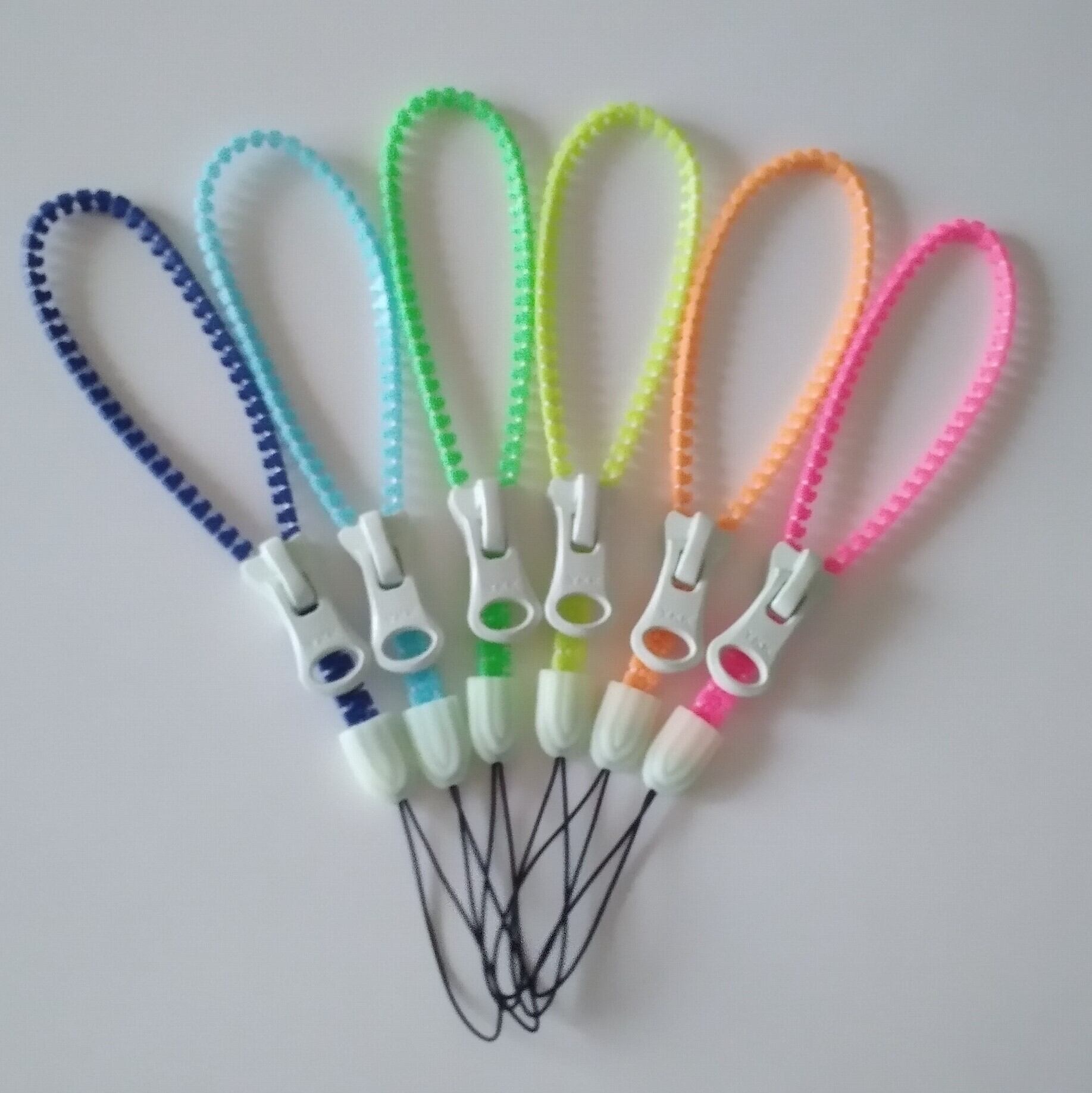 確認用★ストラップ類 YKK 12.5cm 蓄光 ファスナーハンドストラップ ジッパーストラップ やや