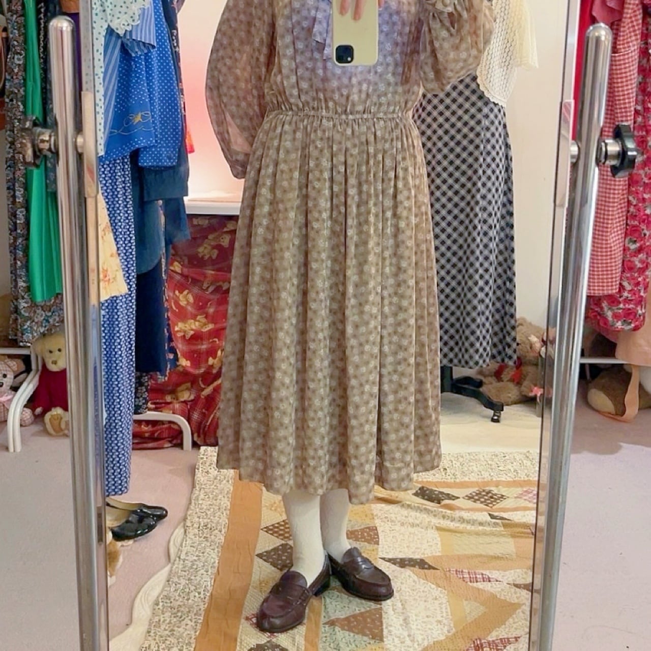 beige flower neck ribbon one-piece