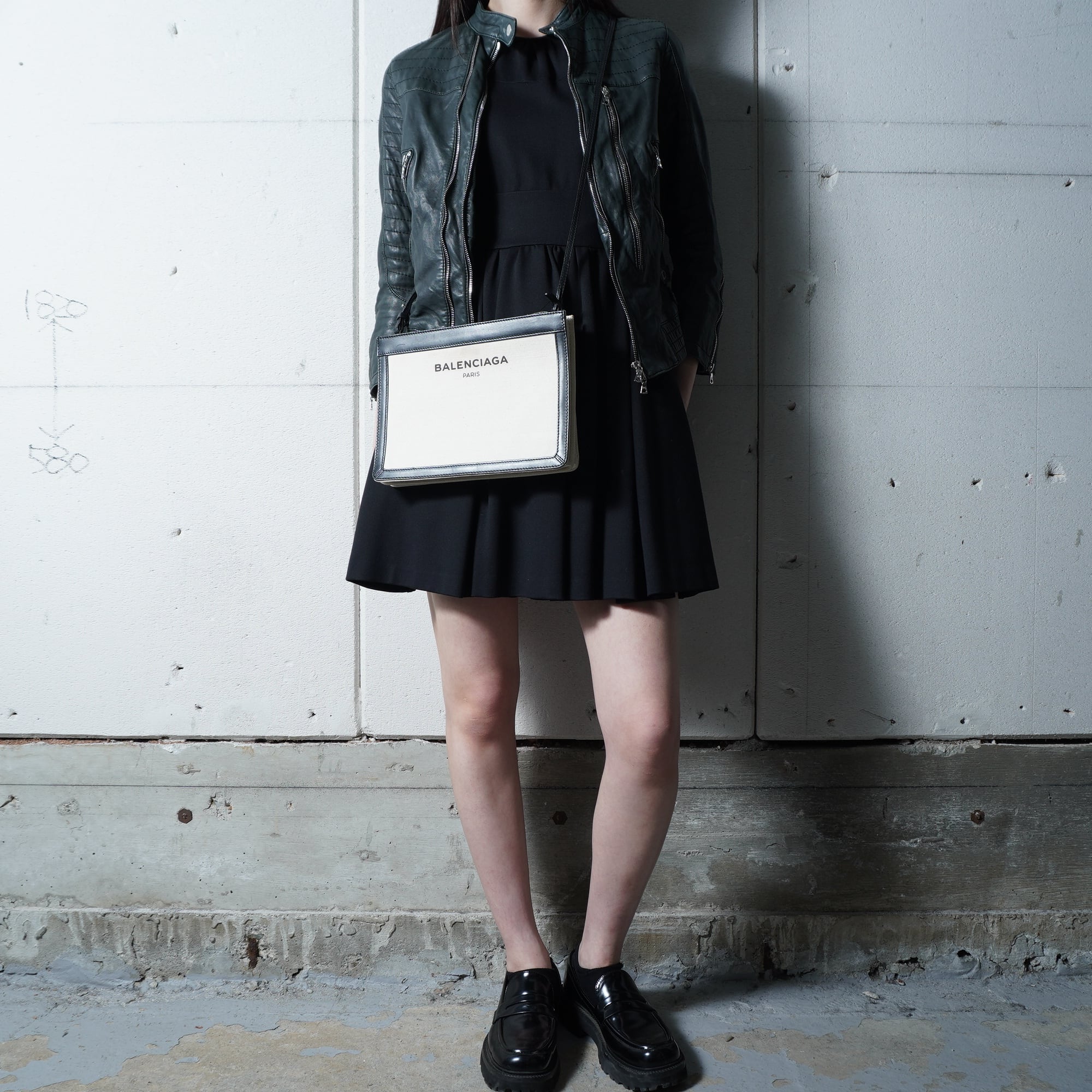 BALENCIAGA】バレンシアガ ロゴ入キャンバス・レザーショルダーバッグ