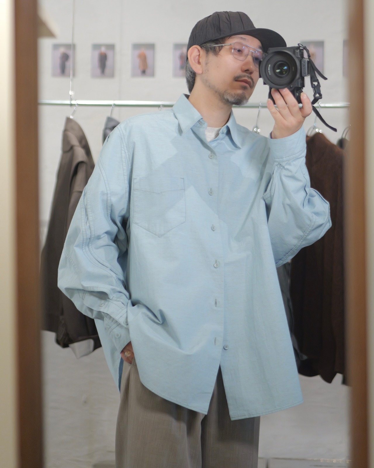予約販売 | i’m here : - “TWIST” SLEEVE SHIRT ：Light Blue｜ツイストスリーブ／ダンガリー素材／立体袖／大幅袋縫い／カットラインの痕跡