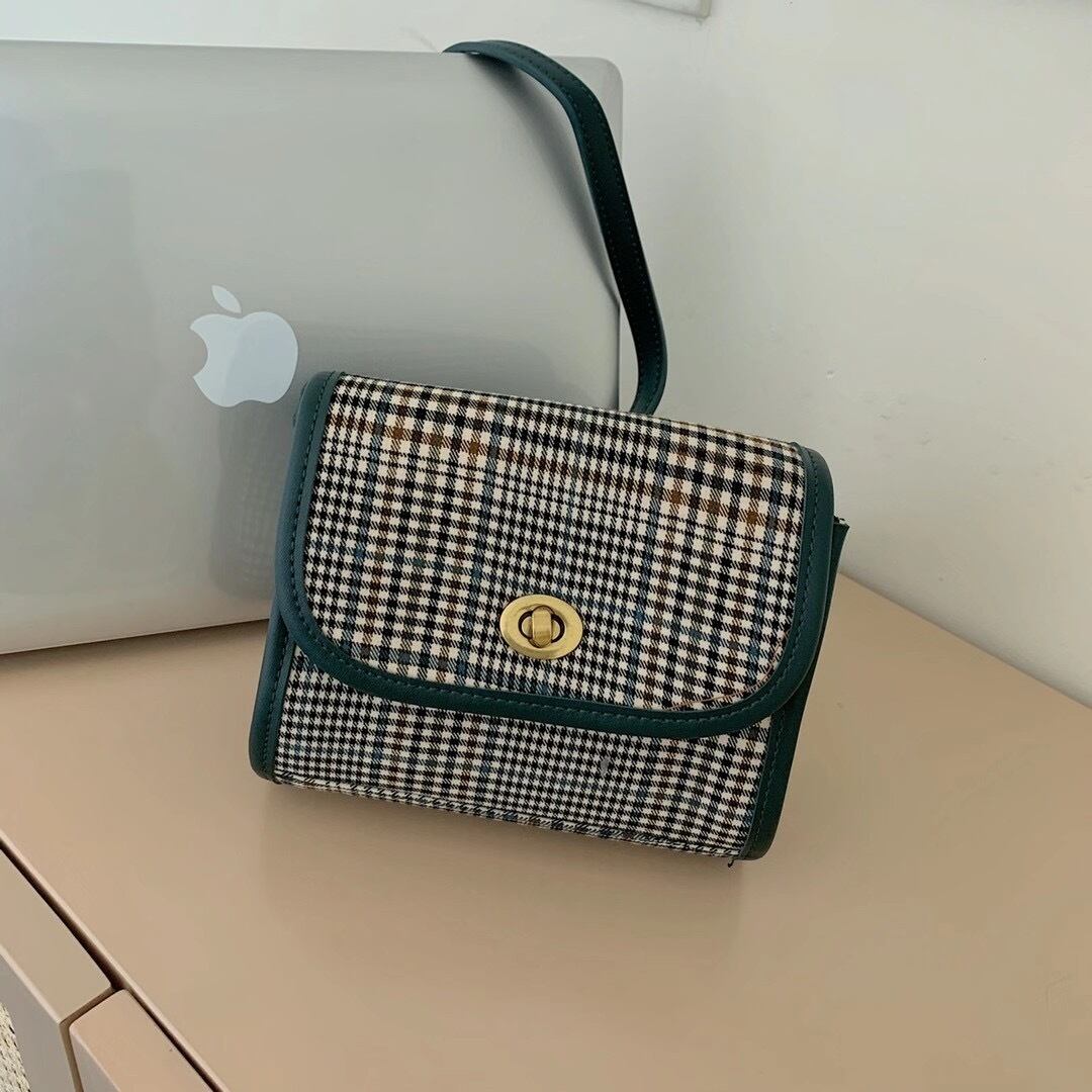チェックフラップショルダーバッグ