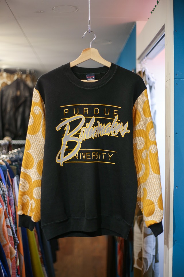 “Remake” sleeve switching vintage curtain print sweat