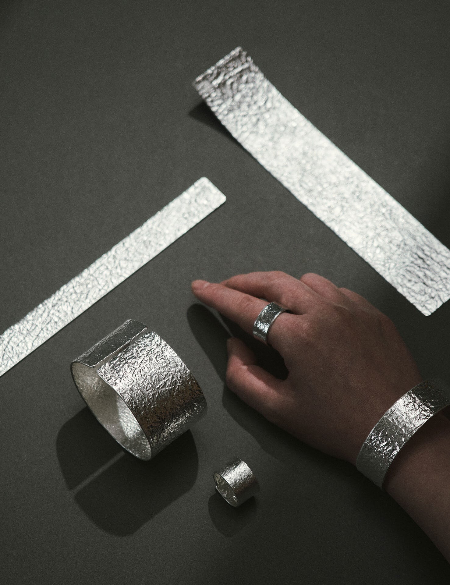 TIN BREATH ピアス 8x50mm シルバー | NAGAE+公式オンラインストア