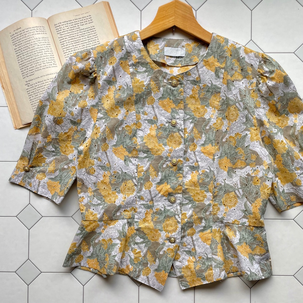 mustard yellow floral peplum blouse 〈レトロ古着 マスタードイエロー 花柄 ペプラムブラウス 日本製