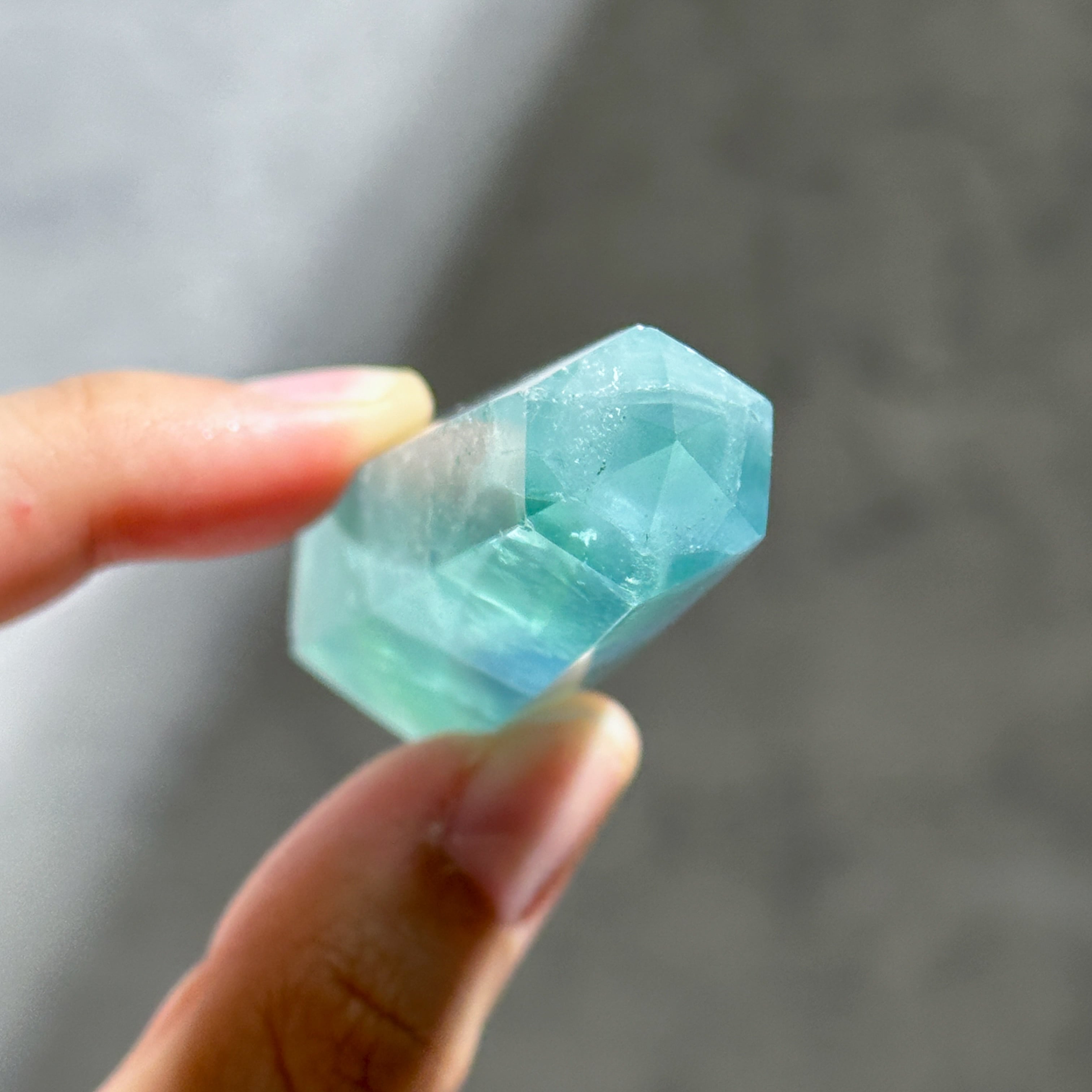 ブルー、グリーンフローライト タワー型14◇ Rainbow Fluorite