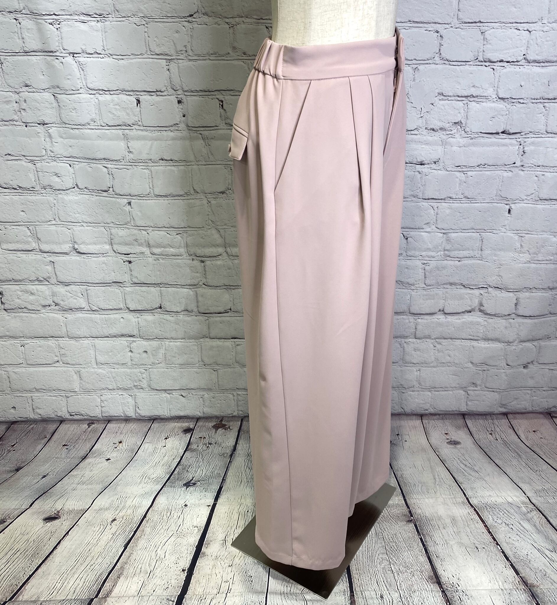 SALE!ayane アヤン 合繊タックコクーンワイドパンツ 814338 SALE!ayane アヤン 合繊タックコクーンワイドパンツ 814338