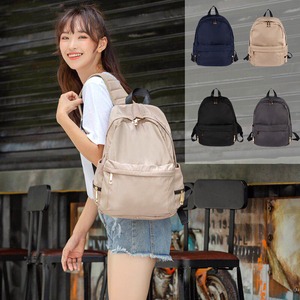 シンプルなのでどんなコーデにも合わせやすいリュック