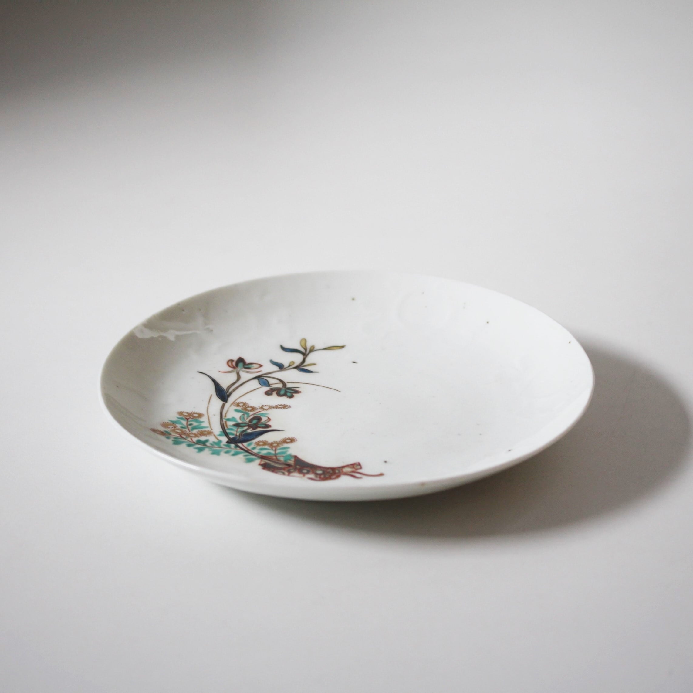 ☆古九谷 菊花色絵皿 エンブレム文 輸出品 江戸後期～明治期☆