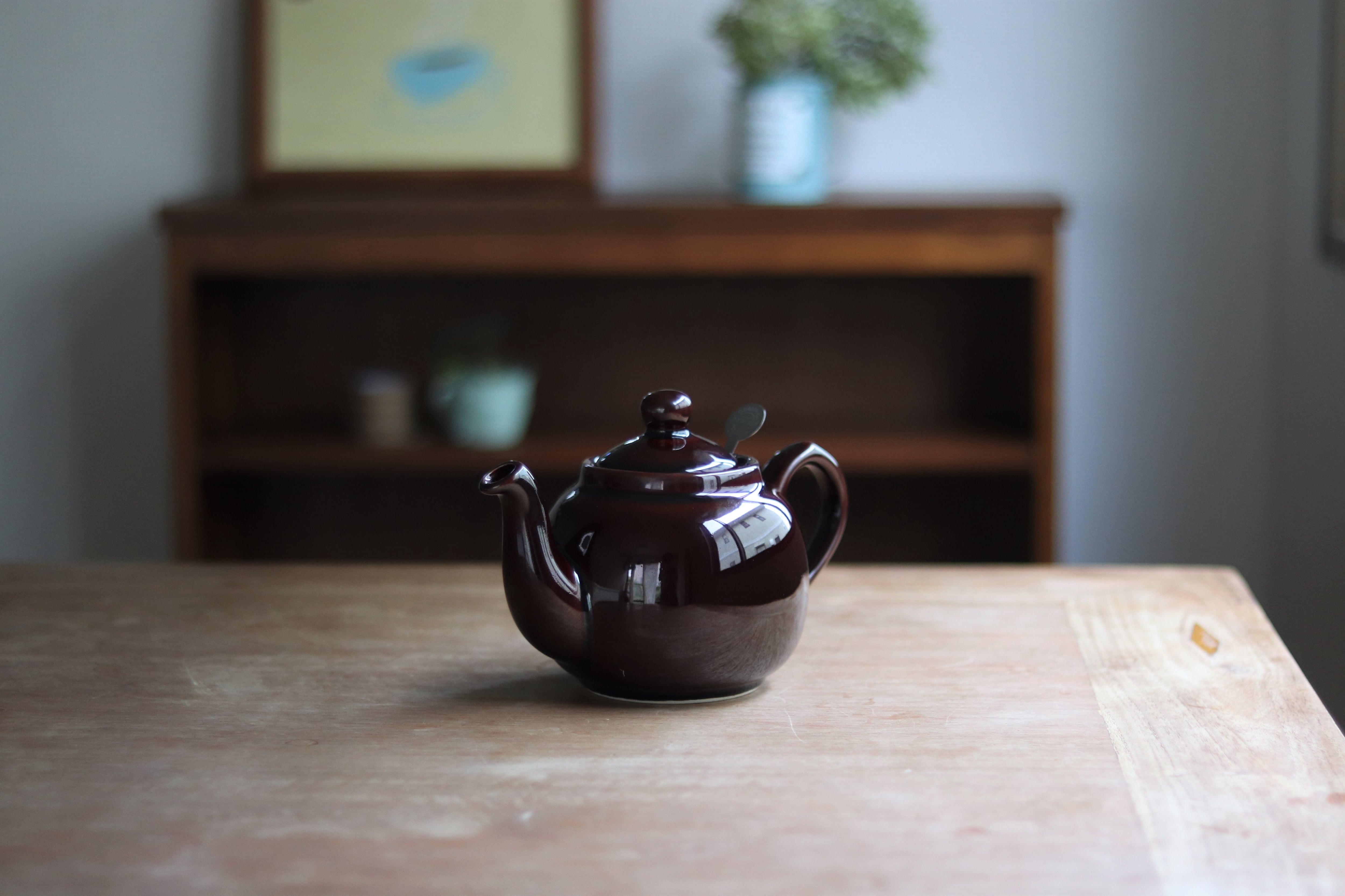 ダークブラウン陶器の壺 信楽 壺 | 鶴田 純久の章 お話