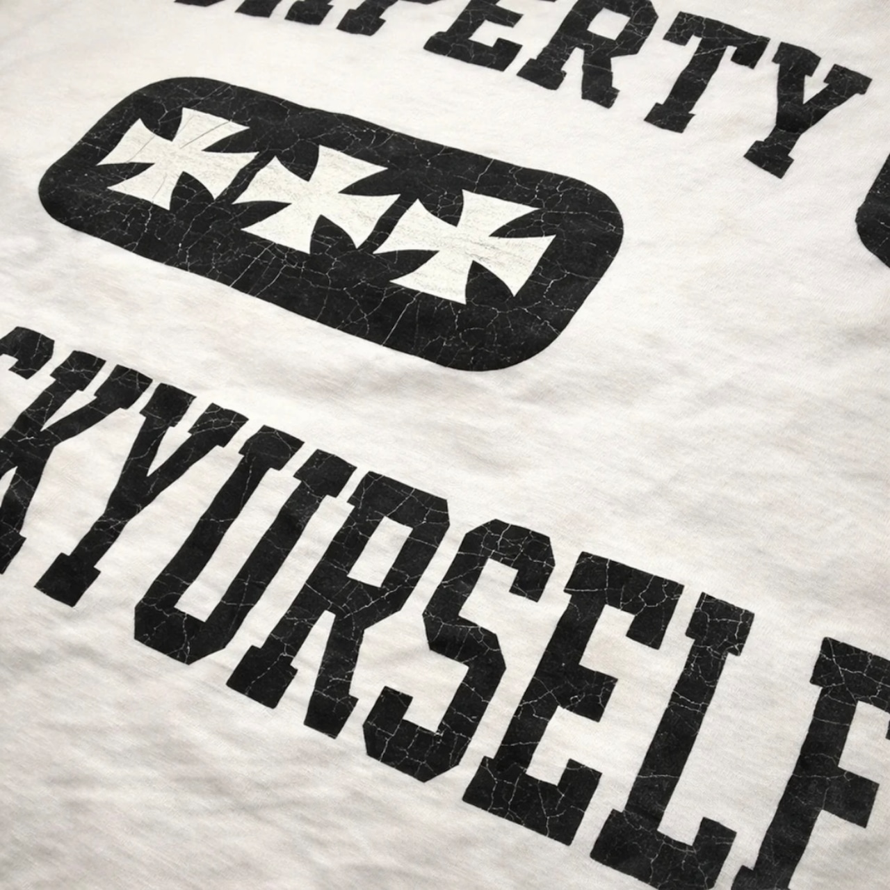 ASKYURSELF / property tee white