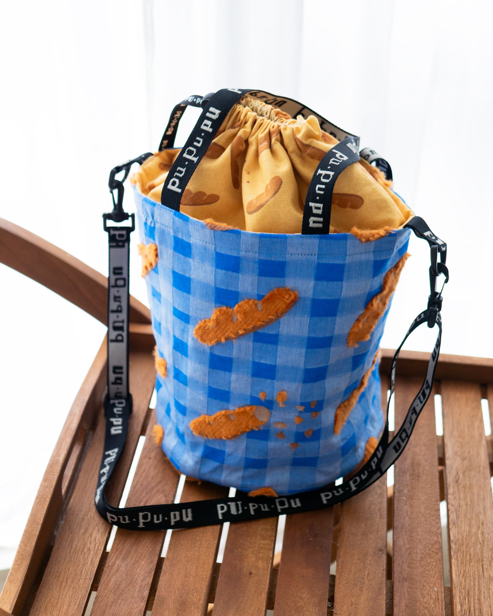 フランスパンのバケツ型トートバッグ