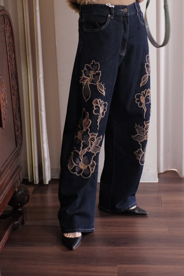 embroidery denim navy beige