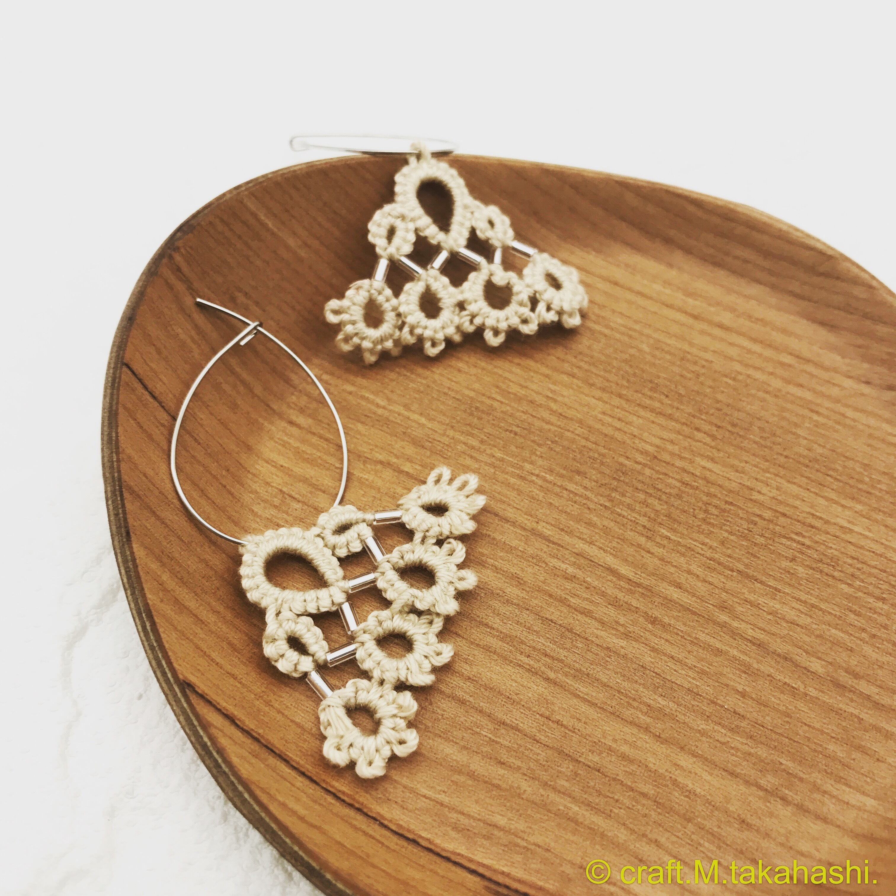 0056:タティングレースのエスニック風フープピアス