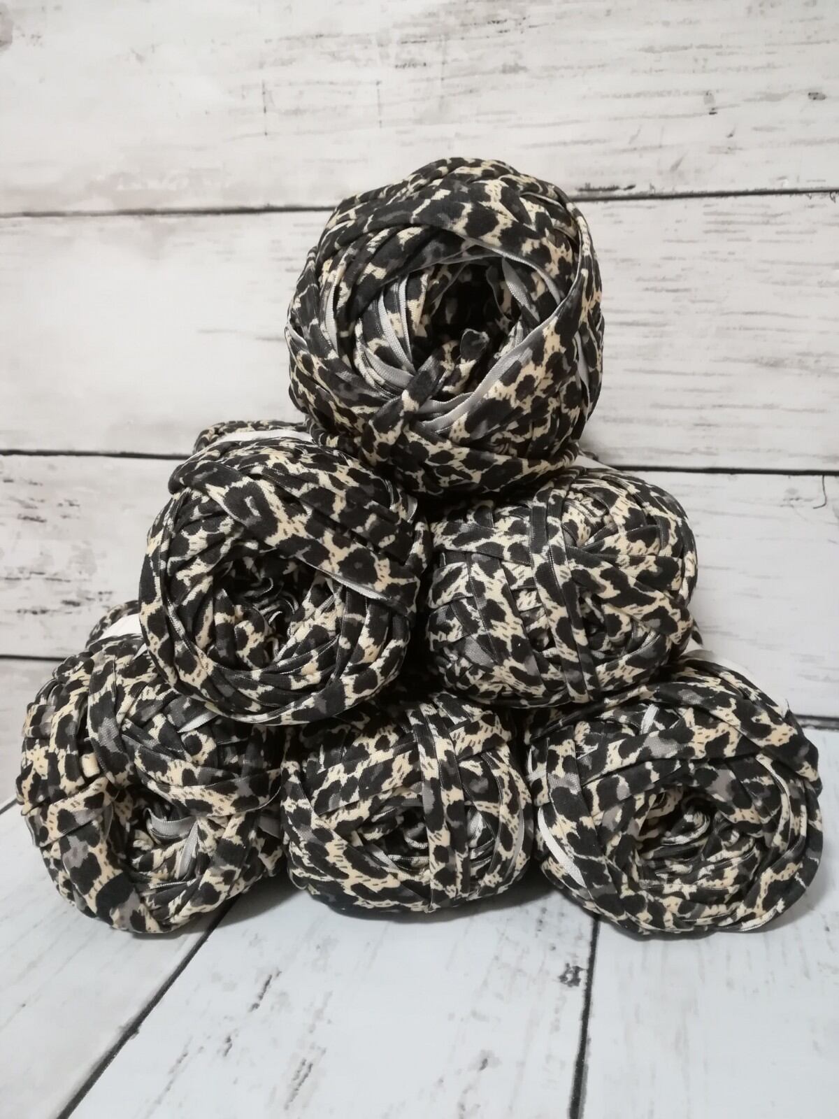 ヒョウ柄 豹柄 レオパード ブラウン 薄茶色 1玉＝30m Tシャツヤーン  